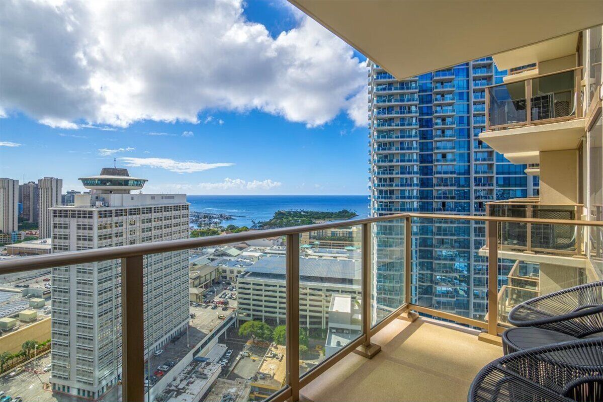 Sky Ala Moana 2907: 1  BR, 1  BA Condominium in Honolulu, Sleeps 4