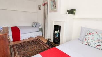 2 bedrooms, individually decorated, individually furnished, free WiFi