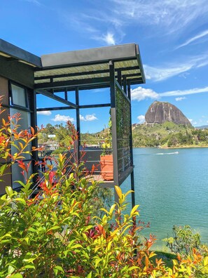 Front of property - Cabañas Navegar (El Peñol)