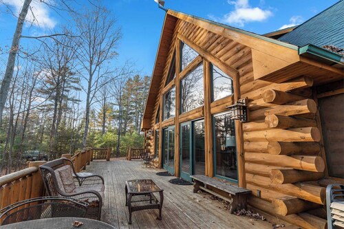 Dog Friendly Cabin - sleeps 12