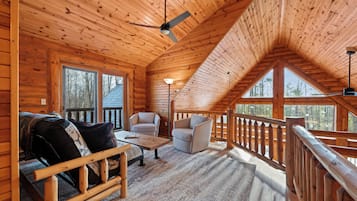 Smart TV, fireplace, DVD player