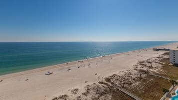 Condo conforto, 3 quartos, para não fumantes, vista para a praia | Vista da sacada