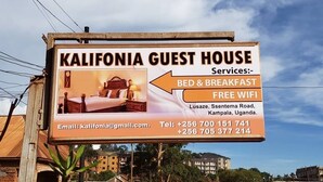 Front of property - Kalifonia Guest House (Kampala)