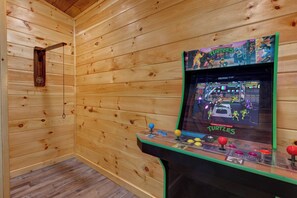Game room - *Newly-BUILT 4BDR Cabin! Hot Tub + In TOWN!* (Pigeon Forge)