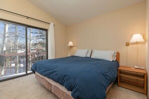 4 soverom, skrivebord, strykejern/-brett og wi-fi