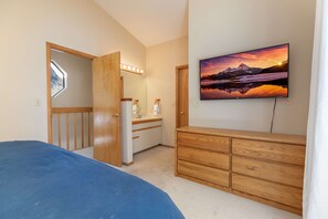 4 Schlafzimmer, Schreibtisch, Bügeleisen/Bügelbrett, WLAN