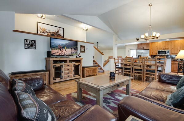 Televisión, chimenea