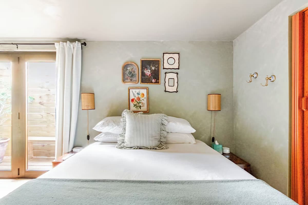 Gallery Room, 1 Queen Bed