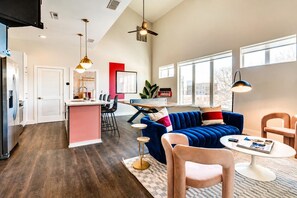 TV, ping pong - West End 4 Bd/4Bath Walk to Bars-Close to Broadway (Nashville)