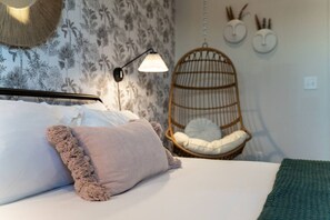 4 soveværelser, skrivebord, strygejern/strygebræt, weekendseng