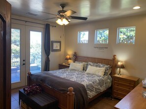 5 bedrooms, desk, iron/ironing board, travel cot