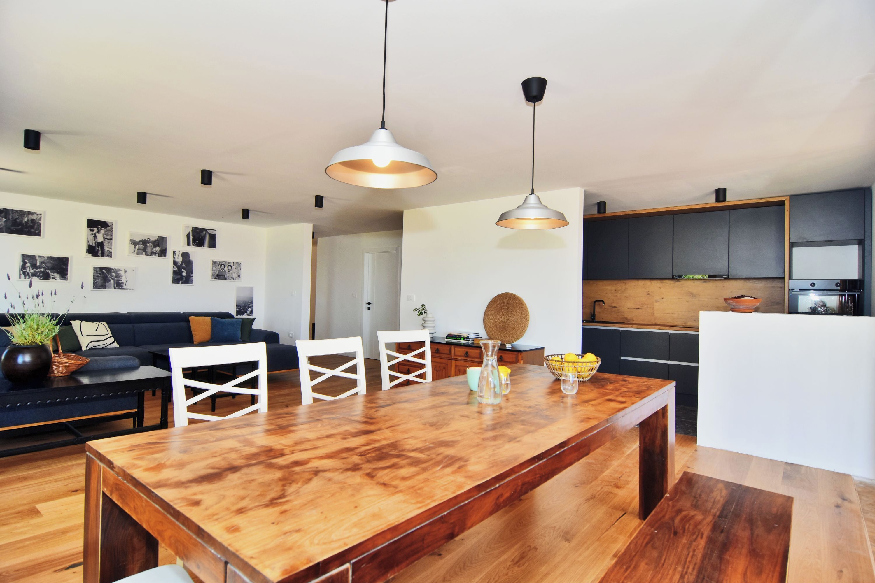 Villa familiar, varias habitaciones, frente al mar (Villa Vela Baraka) | Restaurantes