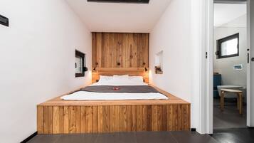 Family House, 1 Bedroom, Sea Facing (Villa Gordan) | 1 bedroom, iron/ironing board, free WiFi, bed sheets