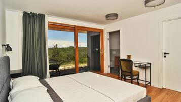 Villa Familiale, plusieurs chambres, vue mer (Villa Vela Baraka) | 1 chambre, fer et planche Ă repasser, Wi-Fi gratuit, draps fournis