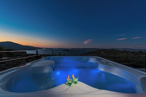 Outdoor spa tub - Cluster Villas Vucetic (Sali)