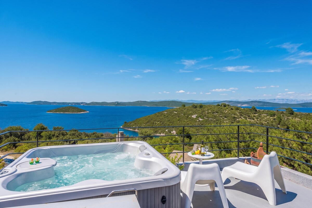 Family House, 1 Bedroom, Microwave, Sea Facing (Villa Sun House /w Rooftop Jacuzzi &)