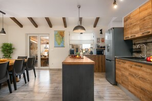 家庭別墅, 4 間臥室 (Villa Kalista Istriana) | 私人廚房 | 電冰箱、微波爐、烤箱、爐台