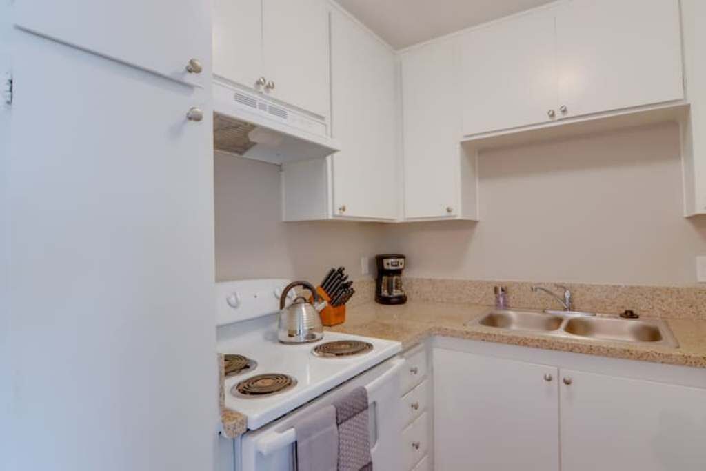 Airy Rancho Gardens 1 Bedroom in Gated Community