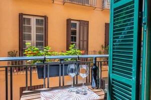 Flamenco Deluxe Apartment | Terrace/patio