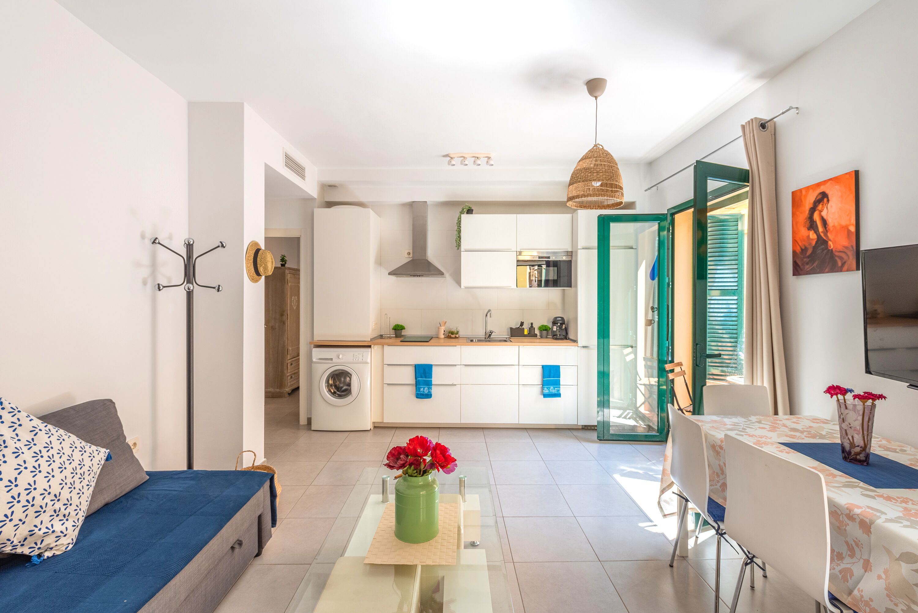 Ocean Deluxe Apartment | Living area | 40-inch flat-screen TV with digital channels