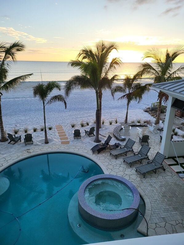 Pool - Amazing beautiful beachfront property! (Fort Myers Beach)