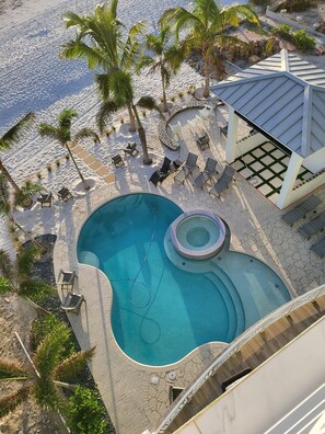 Pool - Amazing beautiful beachfront property! (Fort Myers Beach)