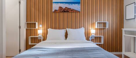 مكتب ومكواة/لوح كي وواي فاي مجانًا وملاءات أسرّة