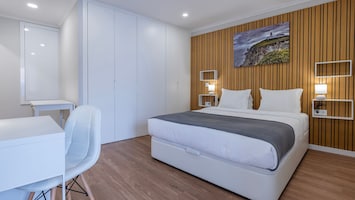 You'll find a welcoming queen-size bed making it the ideal spot for a restful night's sleep #welcome #restful #portugal #pt #cascais
