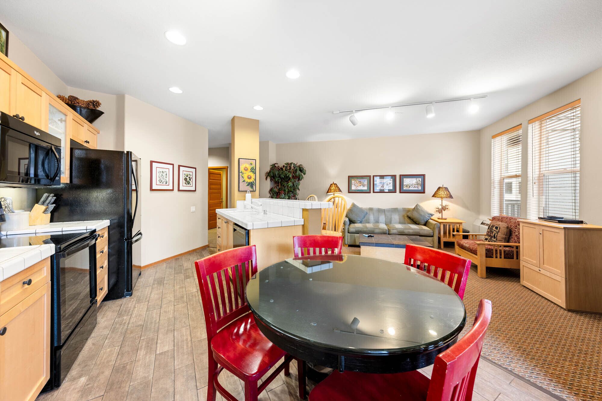 New! Comfortable 2BD W/D Spas, Bike In/Out - 716