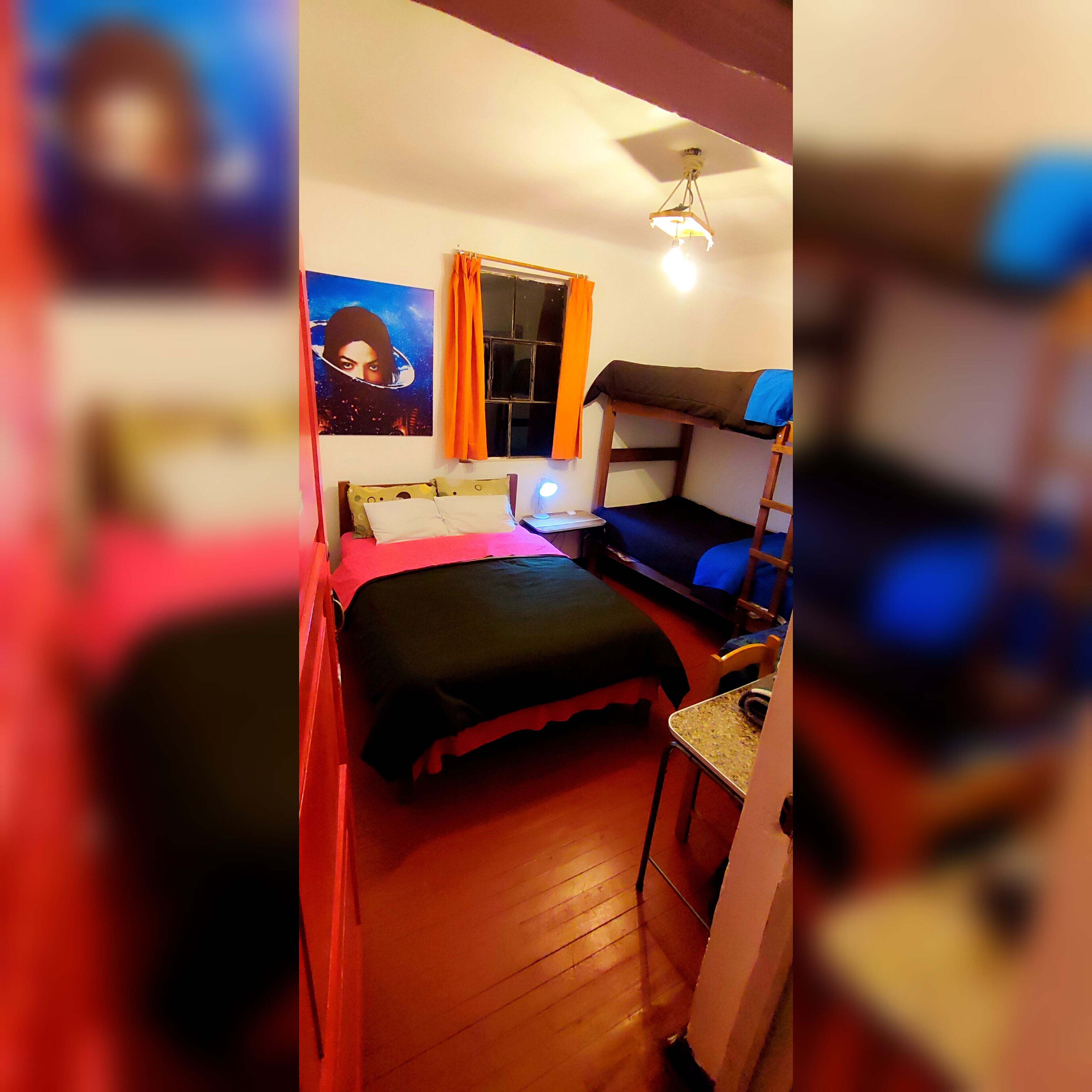 3 habitaciones, tabla de planchar con plancha, wifi y ropa de cama 