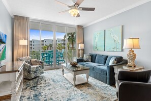 Smart TV - Waterscape A420 ~ Beachy-Chic 1BR ~ Ocean View ~ Beach Service (Fort Walton Beach)