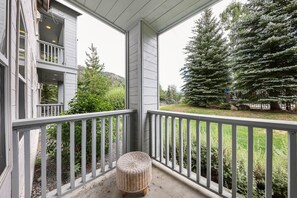 Property grounds - 703  | 2BD Fan Favorite! W/D, Kitchen + Slopes (Olympic Valley)