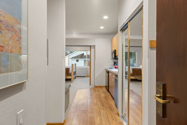 Fer et planche à repasser, accès au Wi-Fi (inclus), literie fournie