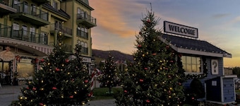  Wintergreen Spacious 2 Story Townhome • Sauna •  2‑Min Walk to Village