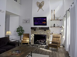 TV, peis, videospill og stereoanlegg