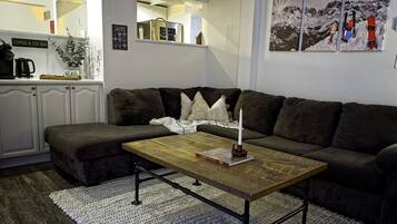 TV, fireplace, video games, stereo