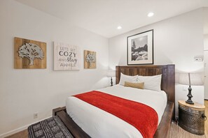 Iron/ironing board, free WiFi, bed sheets - 252  | Updated Ski Studio - Slopes & Hot Tub Soaks (Olympic Valley)