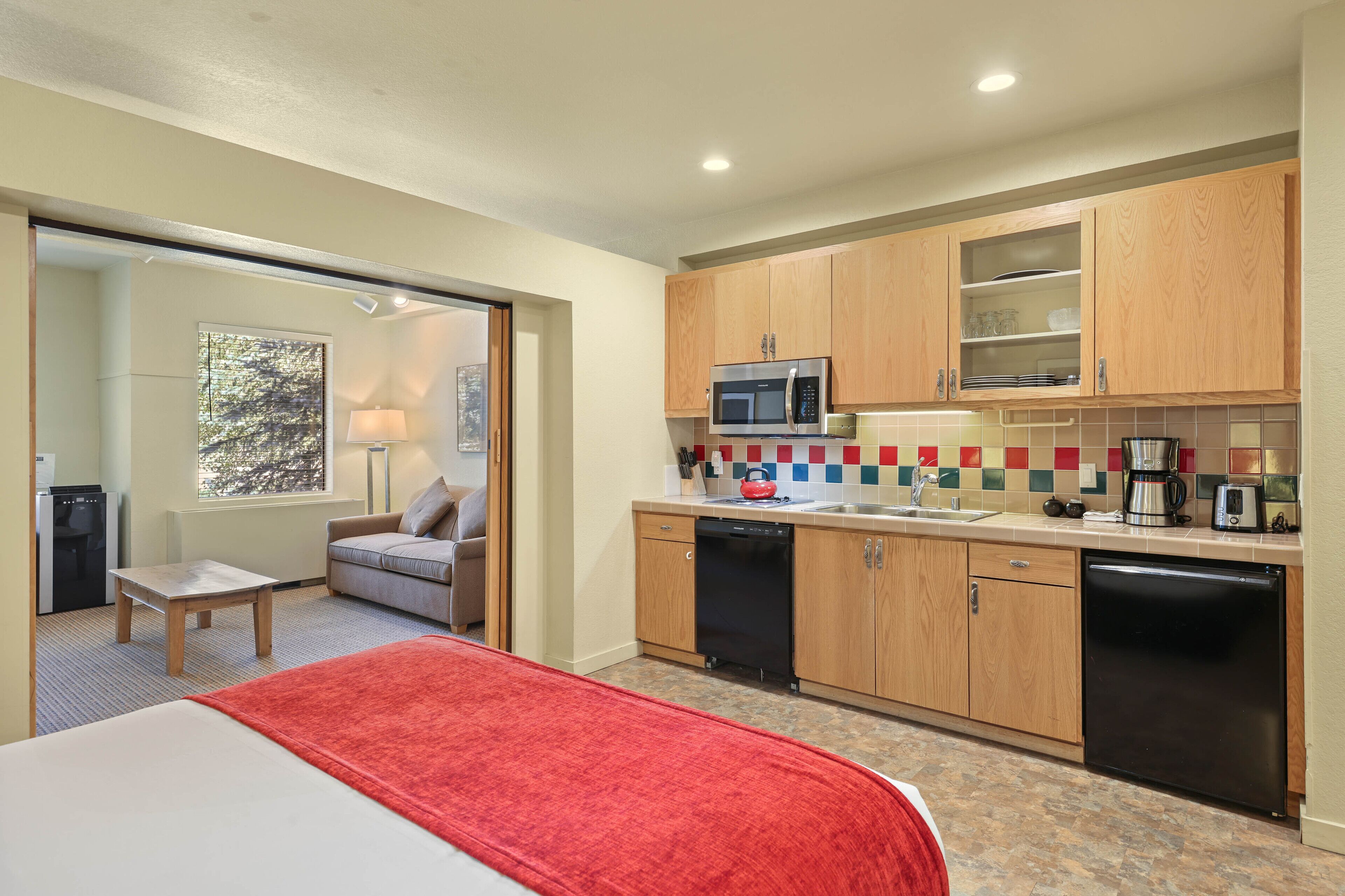 New Comfortable Studio w/AC!  Spas Pool Slopes 250