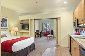 办公桌、熨斗/熨衣板、免费 WiFi、床单