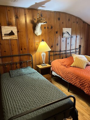 3 soverom, reiseseng for barn, wi-fi (inkludert) og sengetøy