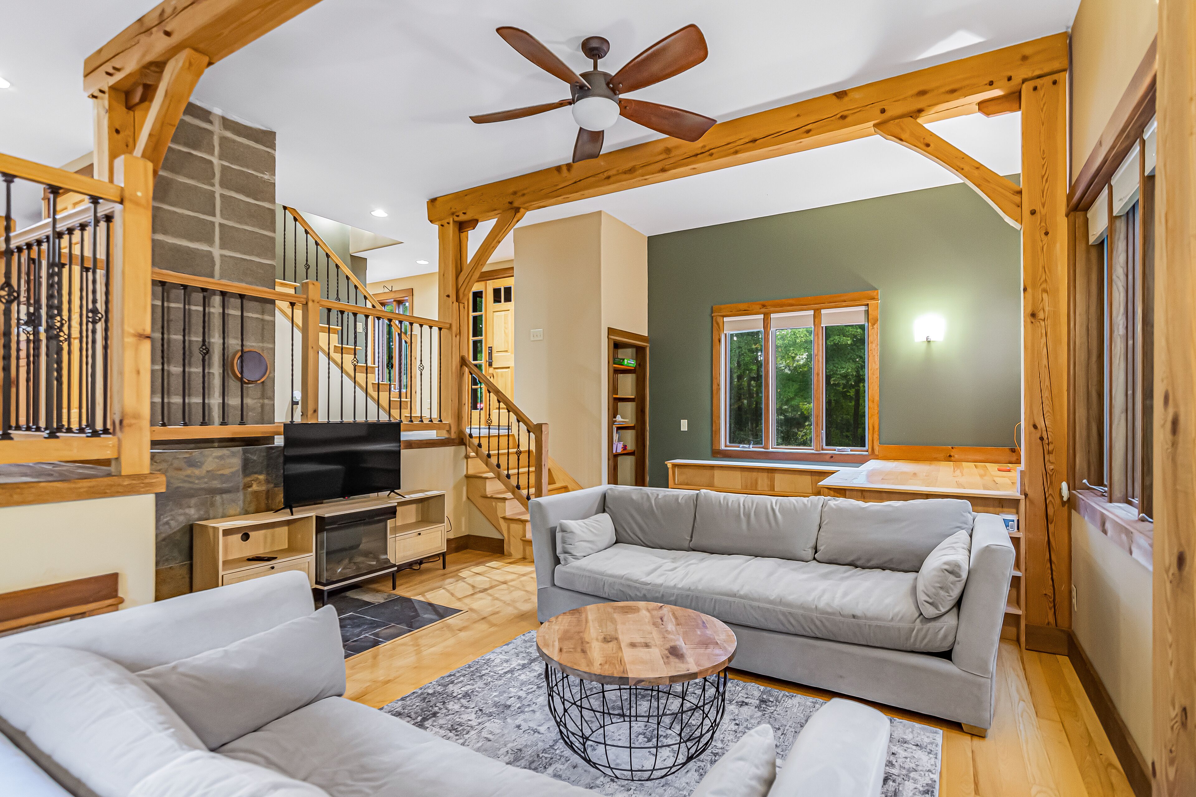 House in Eden VT close to Smuggs/Stowe/Jay Peak Ski Resorts - Sleeps 10 