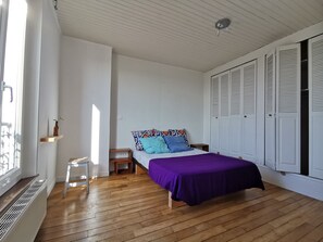 3 bedrooms, iron/ironing board, bed sheets