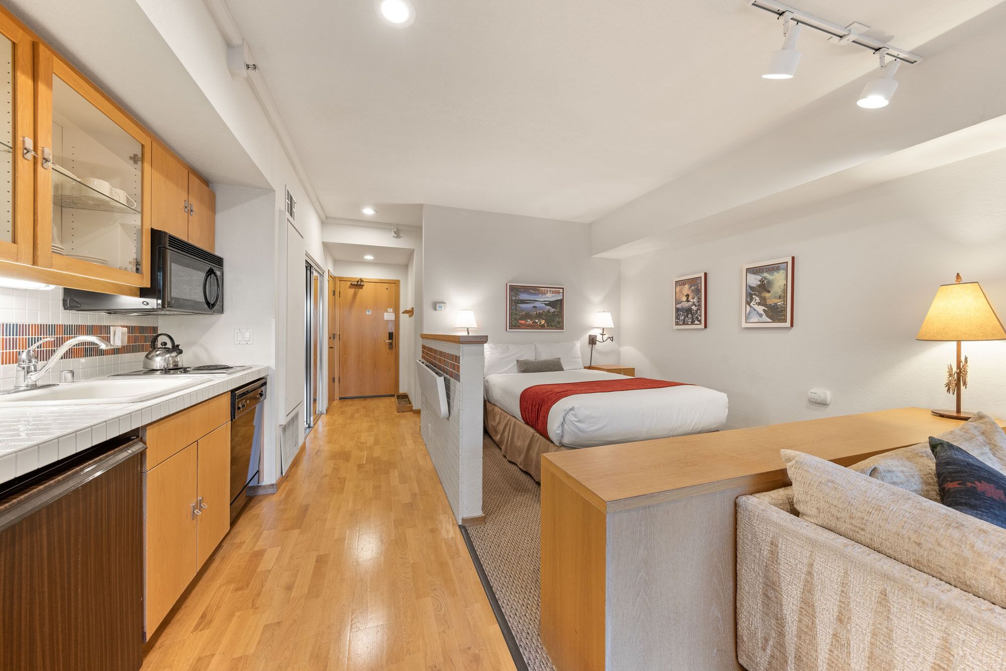 Iron/ironing board, WiFi (free), bed sheets