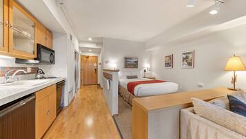 Iron/ironing board, WiFi (free), bed sheets