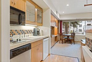 Fridge, microwave, stovetop, dishwasher - 113  | EZ Access Ski-In/Out Studio w/Kitchenette (Olympic Valley)