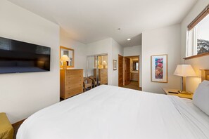 1 bedroom, iron/ironing board, free WiFi, bed sheets - 819 | Elevated 1BD King - Ski-In, Corner Views (Olympic Valley)