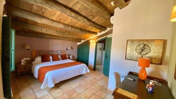 Soundproofing, free WiFi