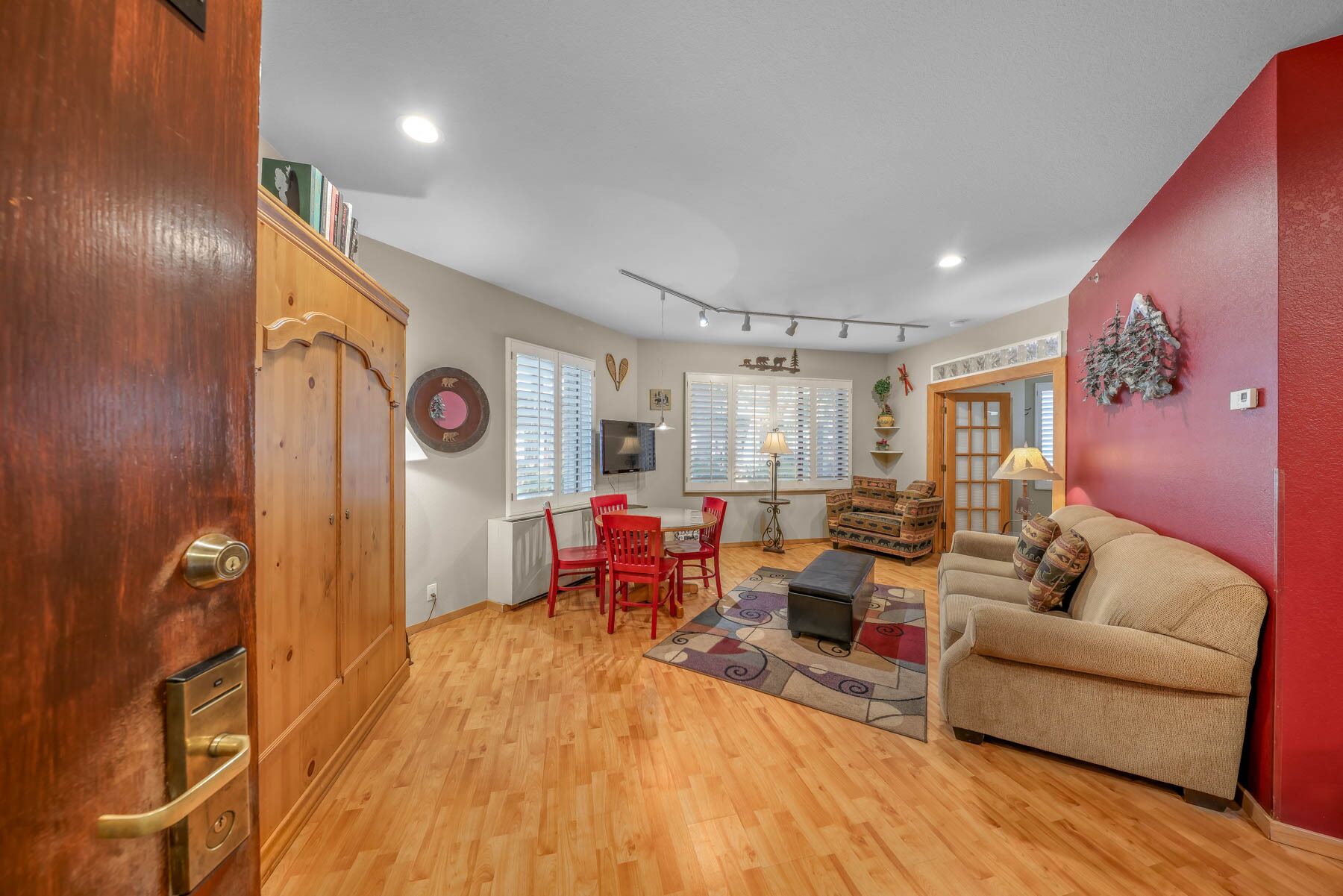 NEW LISTING!! Palisades Tahoe Lodge 1-Bedroom Ski-in/Ski-out#142