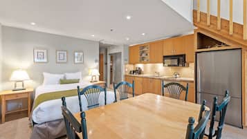 Fer et planche Ă repasser, Wi-Fi gratuit, draps fournis