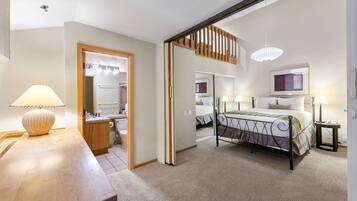 Ferros/tábuas de passar roupa, Wi-Fi de cortesia, roupa de cama